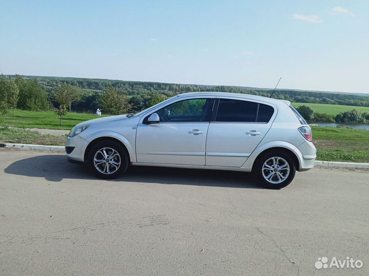 Opel Astra 1.8 МТ, 2012, 109 070 км