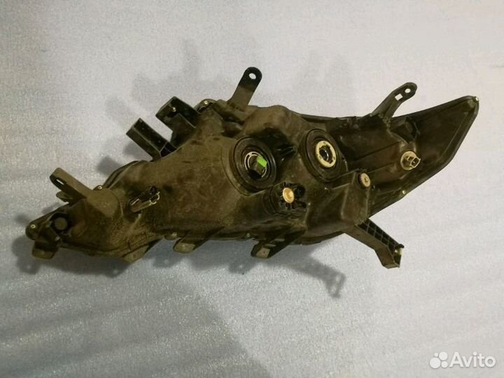 Фара правая Toyota Land Cruiser Prado 150