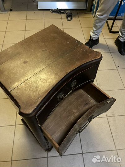 Антикварные тумбы