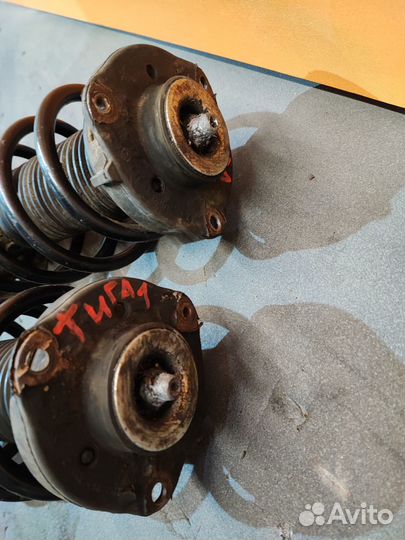 Стойка передняя Volkswagen Tiguan 1 2.0 TDI