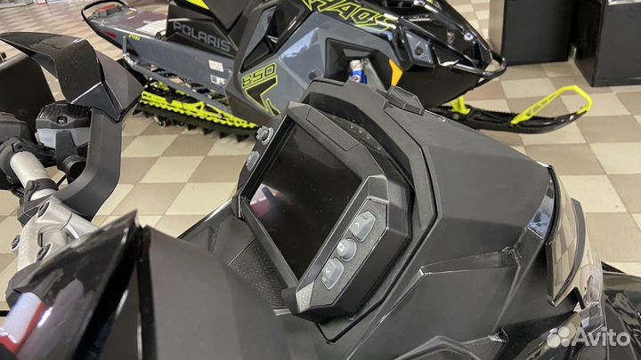 Polaris 850 indy VR1 137