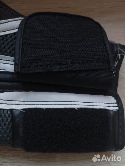 Боксерские перчатки everlast 10 oz