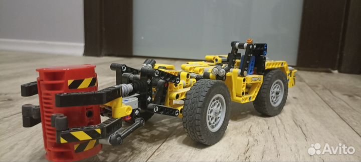 Конструктор lego Technic 42049 Карьерный погрузчик