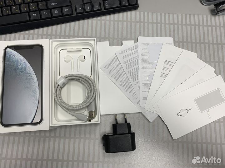 iPhone Xr, 64 ГБ
