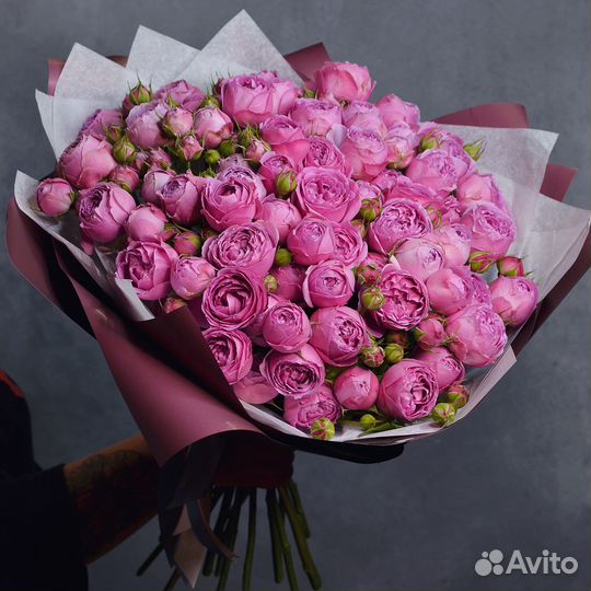 Букет из кустовых пионовидных роз