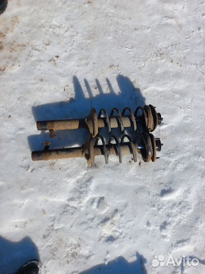 Передние стойки амортизатора в сборе хонда hr-v