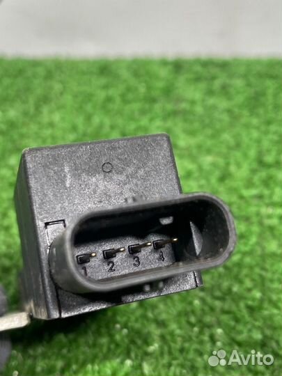 Реле Mercedes-Benz S-Class W222