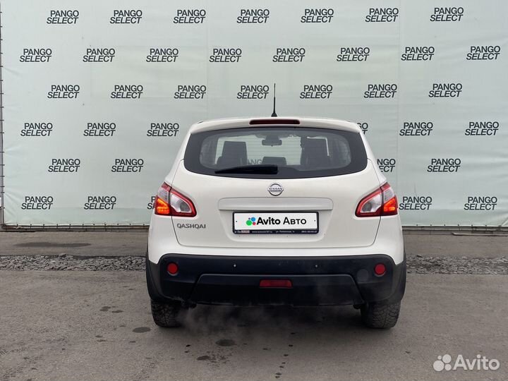 Nissan Qashqai 1.6 CVT, 2012, 215 242 км