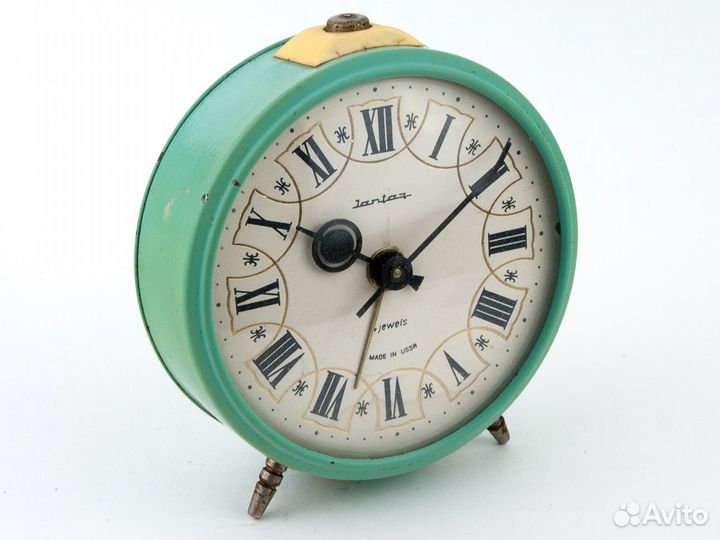 Часы Будильник СССР Янтарь механика металл