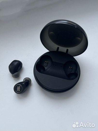 Беспроводные наушники JBL