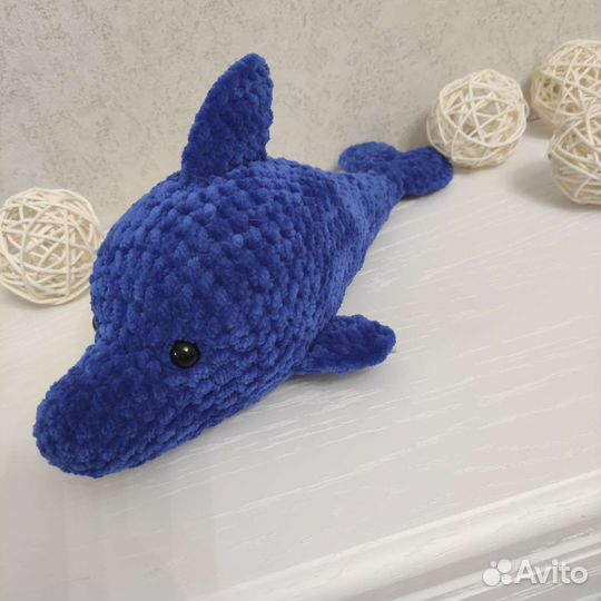 Дельфин вязаный