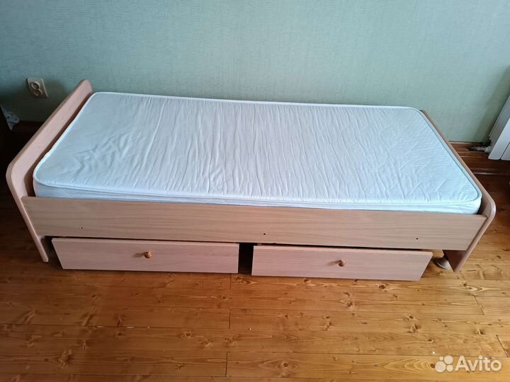 Детская кровать с ящиками