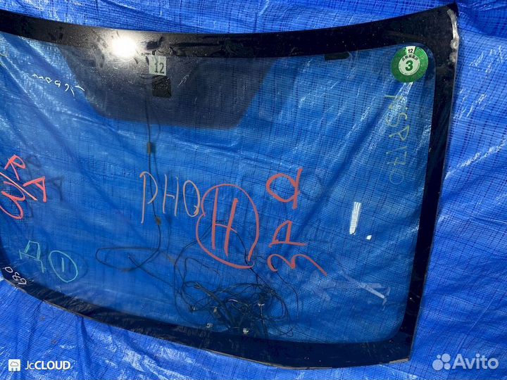 Лобовое стекло на toyota sienta NSP170 2nrfke