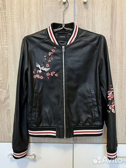 Бомбер женский
