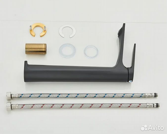 Смеситель черный высокий для накладных раковин