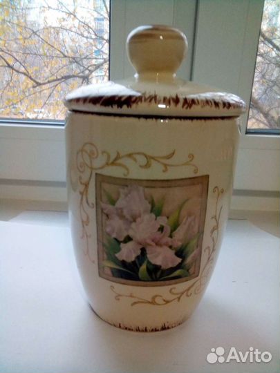 Банка для сыпучих продуктов, новая