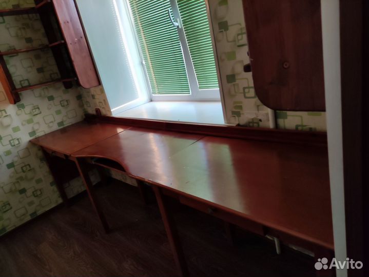 Школьный уголок