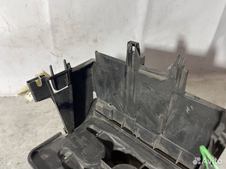 Крепление аккумулятора Volkswagen Golf 4 1J1 / 1J5