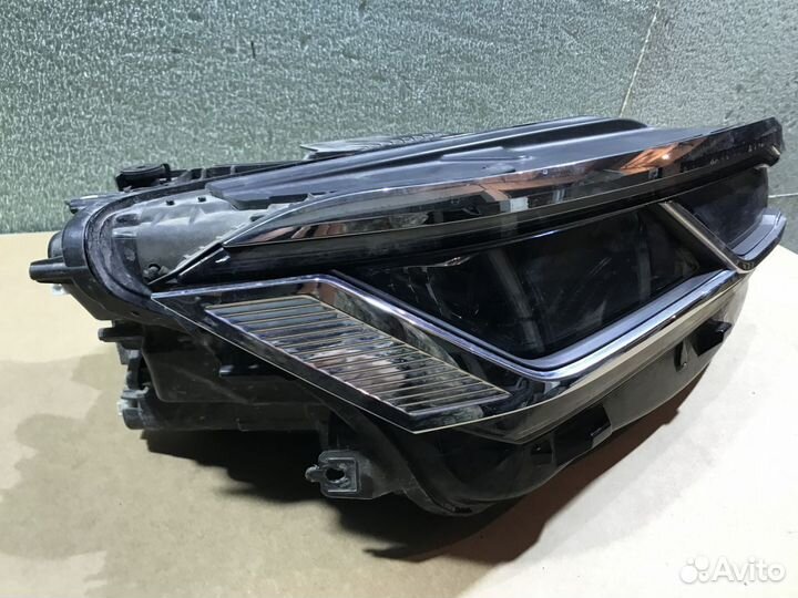 Фара Volkswagen Touareg