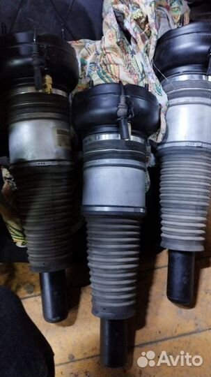 Передняя пневмостойка Porsche Macan 95B