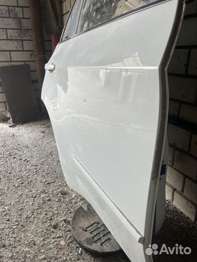 Дверь задняя правая bmw e70 x5 рест alpinweiss 300