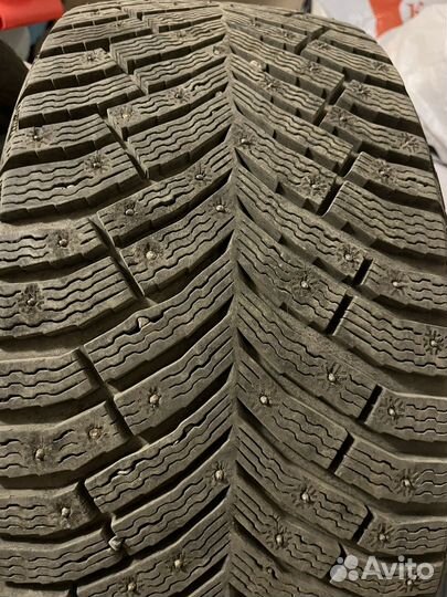 Michelin X-Ice North 4 245/40 R19