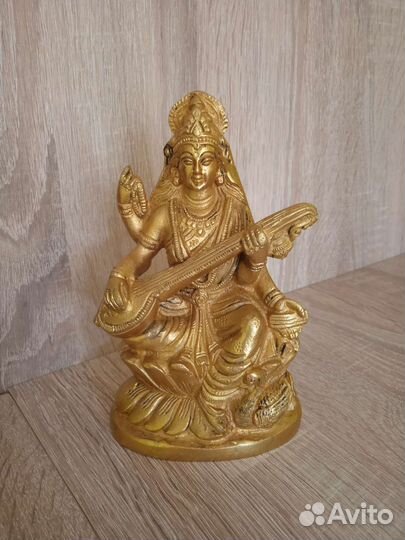 Статуэтка индийской богини Сарасвати