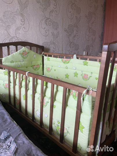 Детская кроватка с маятником + новый матрац