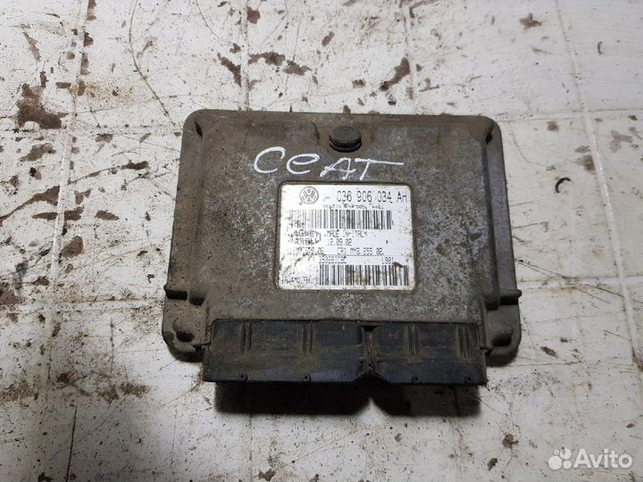 Блок управления двигателем Seat Ibiza 2002 год 1.4