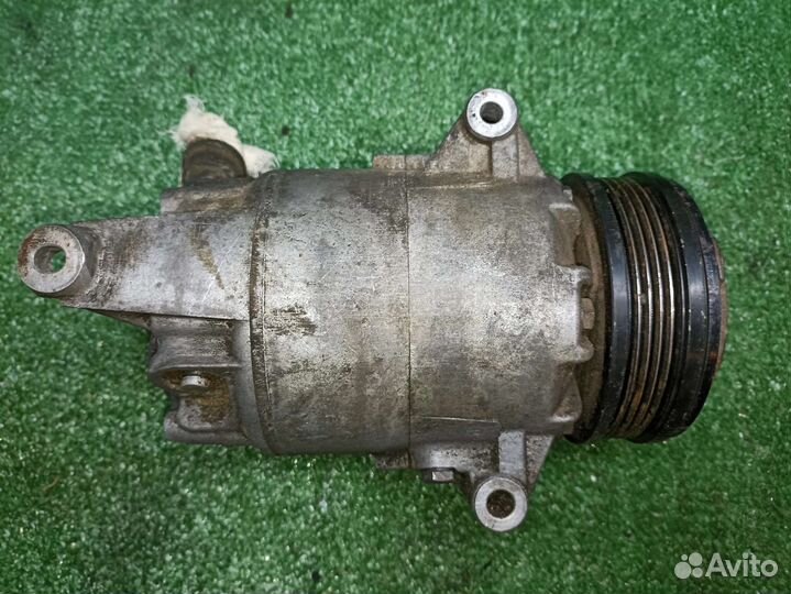 Компрессор кондиционера Opel Zafira B