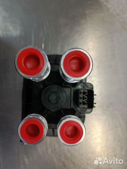 Клапан переключения топливных баков sitrak