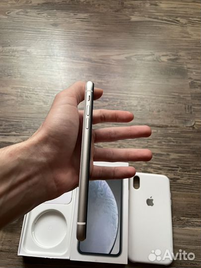 iPhone Xr, 64 ГБ