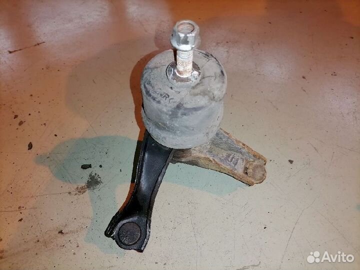 Опора двигателя (подушка двс) передняя левая 12372