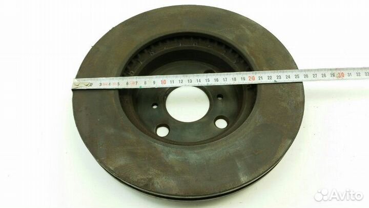 Тормозной диск передний Toyota Vitz SCP90