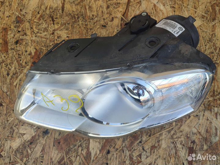 Левая фара Vw Passat B6
