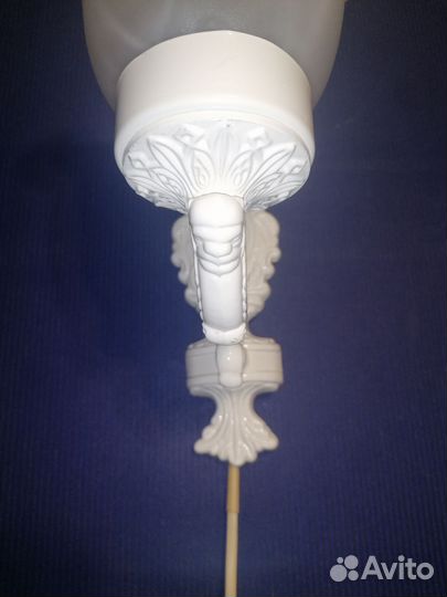 Изящный светильник настенный