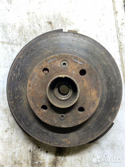 Кулак поворотный передний правый Renault Symbol 1