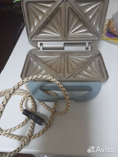 Электрическая вафельница