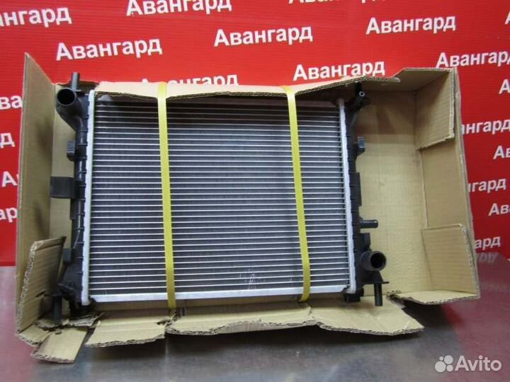 Радиатор охлаждения Ford Focus 1 1.4 / 1.6