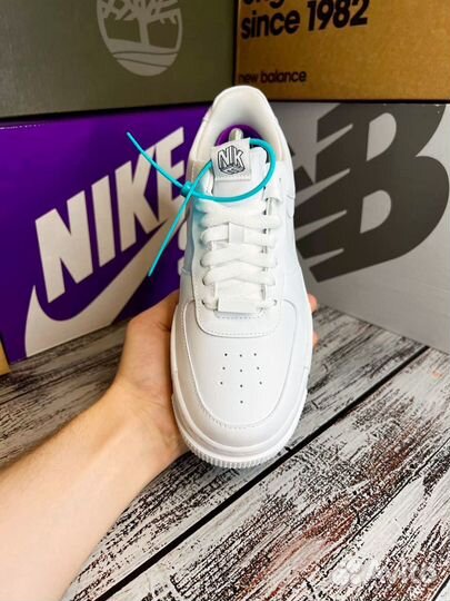 Nike Air Force 1 Pixel