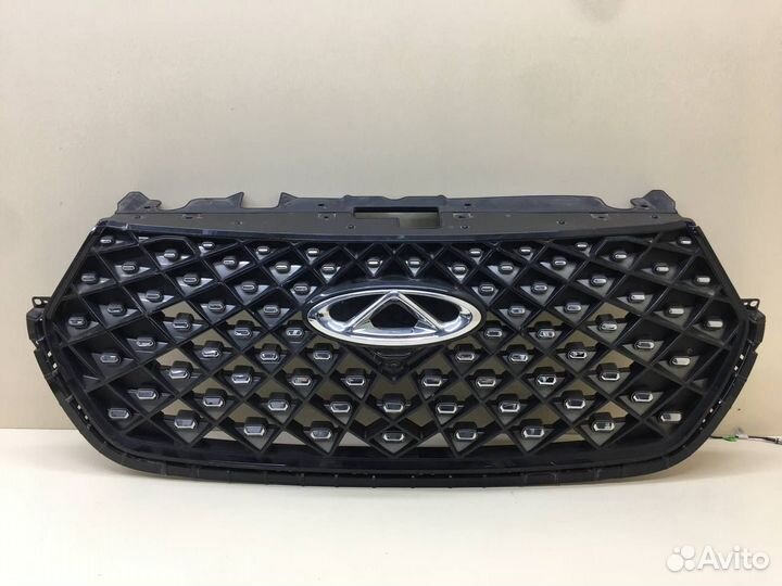 Б/У Б/У Решетка радиатора 602001793AA60200575AA