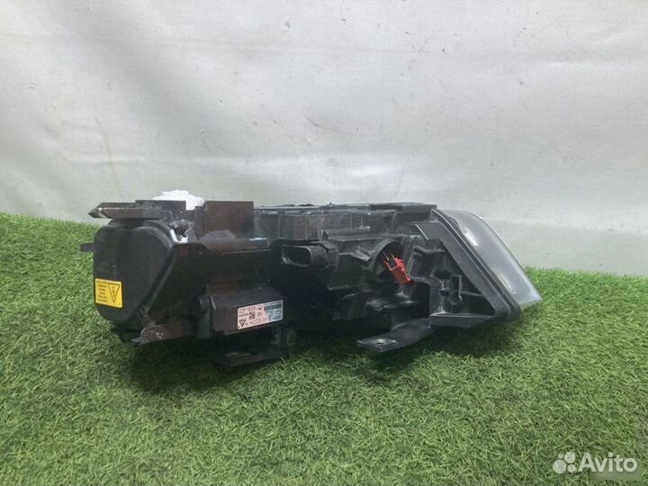 Фара правая Audi Q3 8U 2015