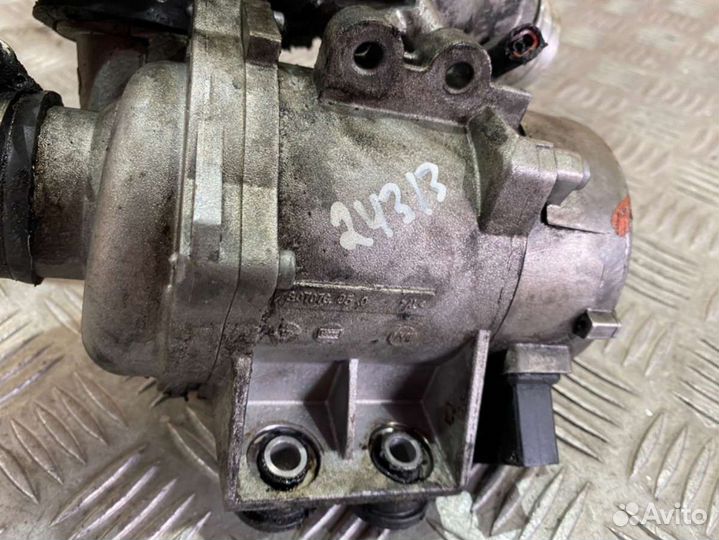 Насос антифриза (помпа) BMW 5 E60/E61