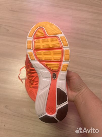 Кроссовки nike женские