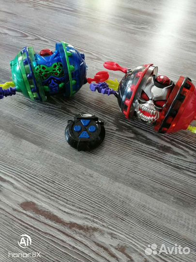 Дерущиеся головы