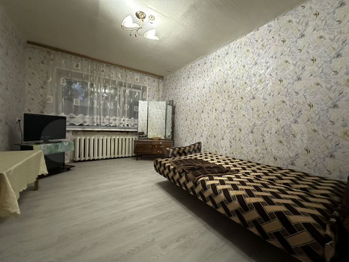 Комната 15 м² в 4-к., 2/5 эт.