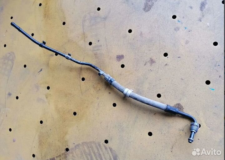 Трубка гура на Skoda Fabia 2007-2015