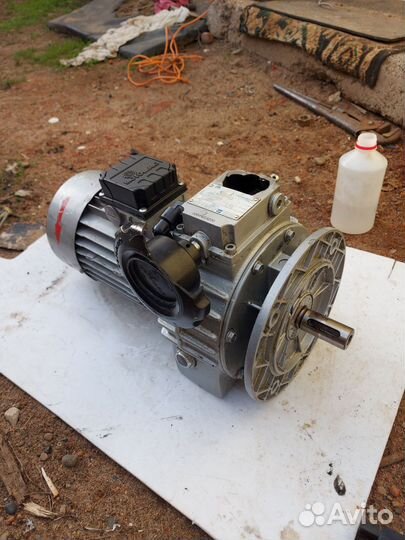 Мотор редуктор Вариатор Motovario Bonfiglioli 3/1