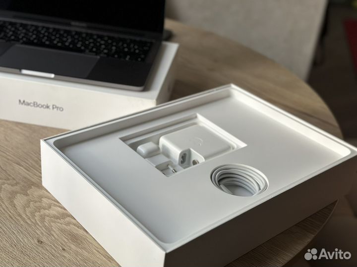 Macbook pro 13 i5 2.3 ггц 128Gb
