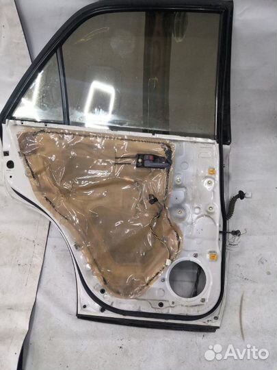 Дверь боковая задняя левая Toyota Harrier MCU15W